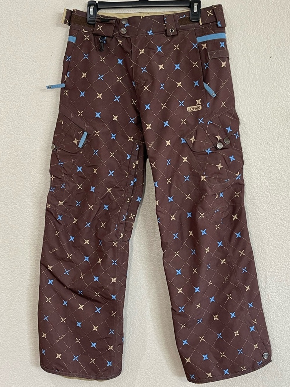 686 Smarty Women’s Snowboard Pants in Brown with Blue Accents